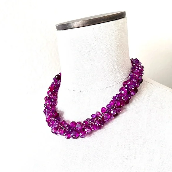 WHITE HOUSE BLACK MARKET Magenta Pink Cluster Beaded Necklace - Picture 4 of 6